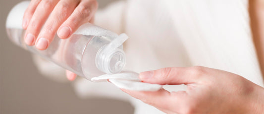 Masih Bingung Perbedaan Micellar Water dan Toner? Ini Penjelasannya!