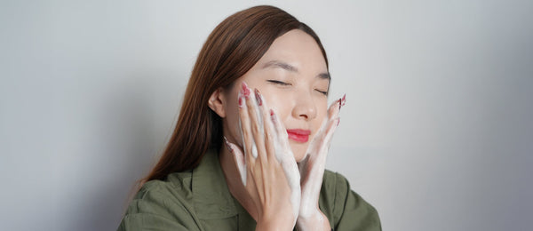 Facial Wash vs Facial Foam: Ketahui Perbedaannya dan Pilih yang Tepat untuk Kulitmu